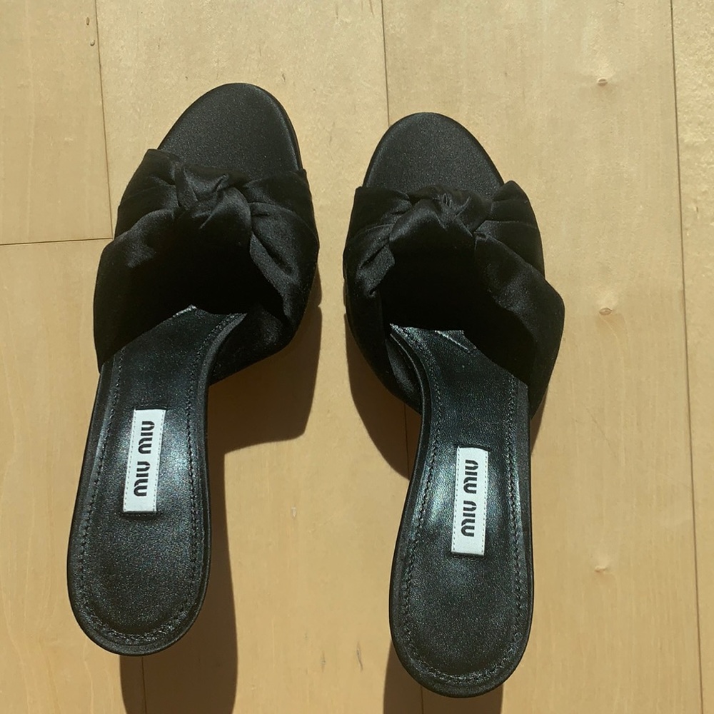 MIU MIU black 75MM heels